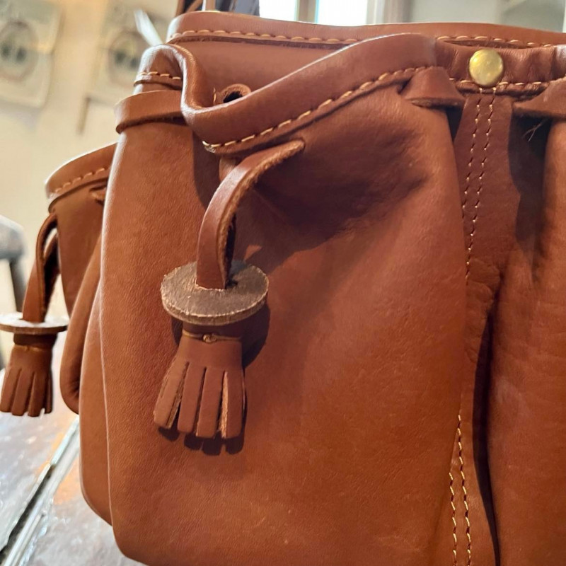 American eagle outfitters hotsell drawstring leather bucket bag