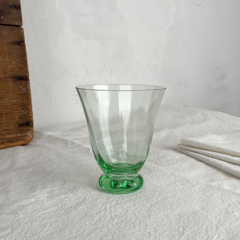 7 verres à eau de couleur à décor de ronds - Début de Série