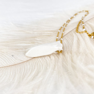 Collier cigale faïence blanche
