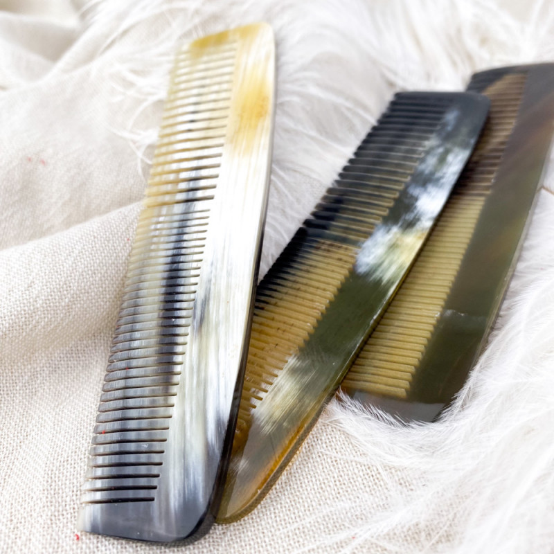 Horn pocket comb with case