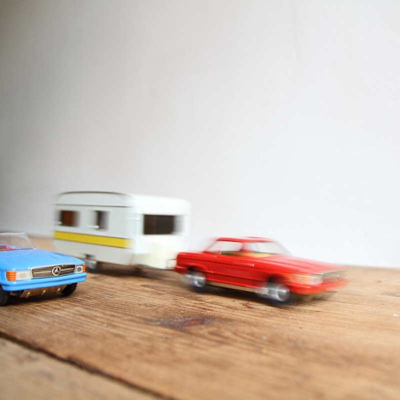 Caravane et Mercedes miniatures