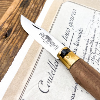 Walnut folding knife