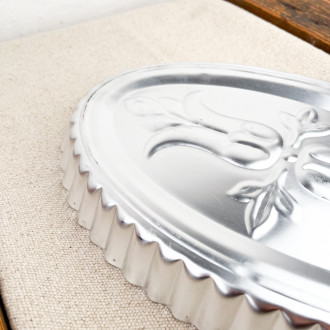 Cake mould, floral design