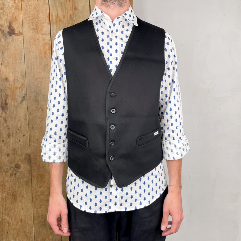 Men's black Gardian vest