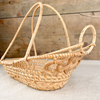 Woven straw wine pourer basket