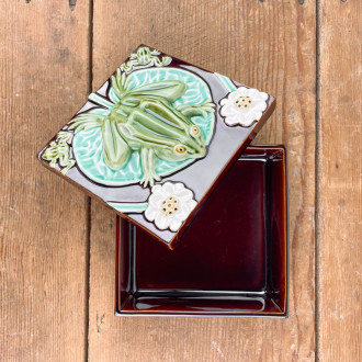 Frog and water lilies ceramic box