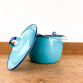 Stock pot with handle in turquoise enamel