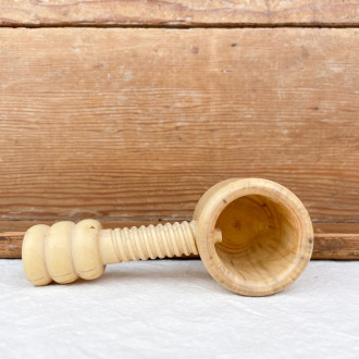 Wooden screw nutcracker