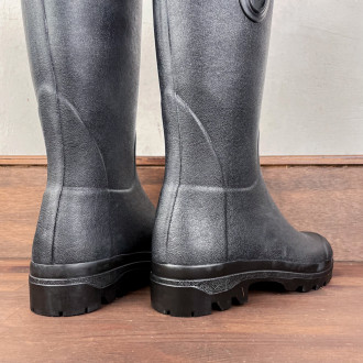 Bottes noires en caoutchouc