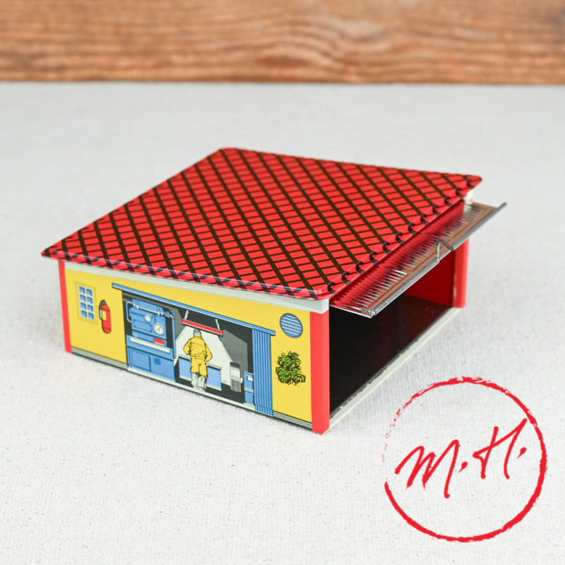 Miniature garage in painted sheet metal