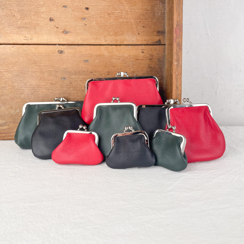 Porte-monnaie en cuir avec fermoir en métal