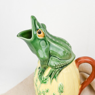 Carafe grenouille Bordallo Pinheiro en céramique