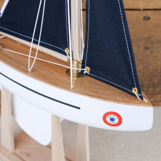 Tirot sailboat in white wood and blue canvas