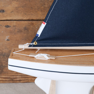 Details sailboat thirot made in France