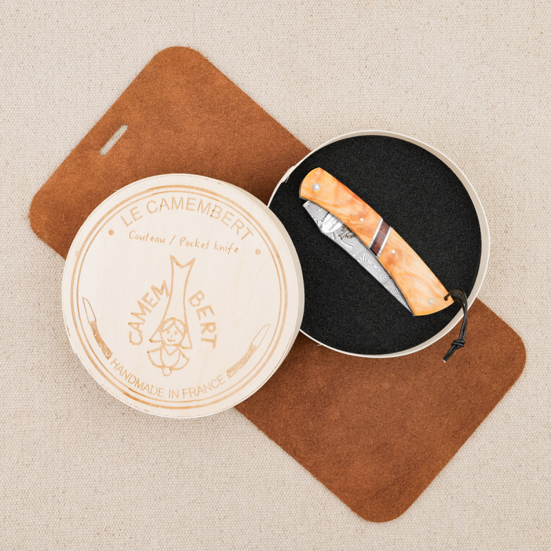 Couteau Camembert Laguiole en Aubrac