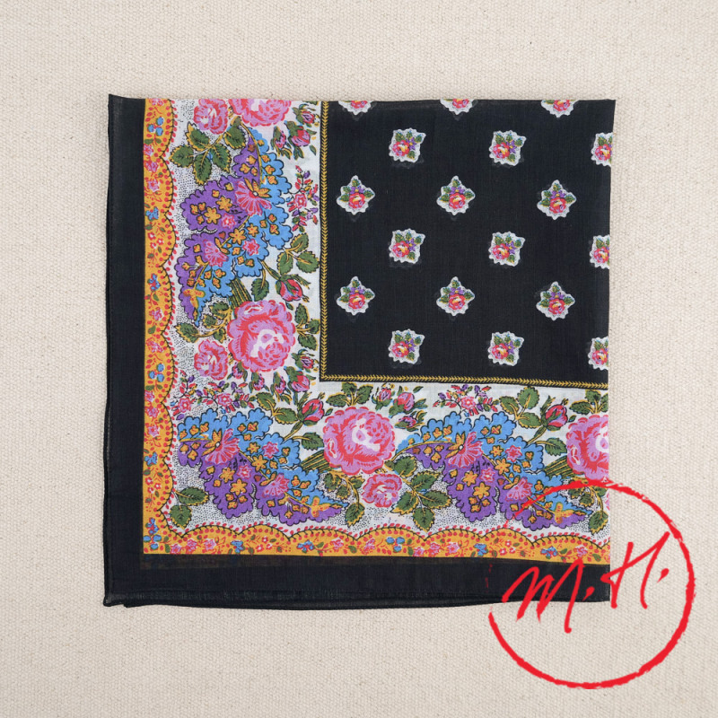 Foulard provençal rose et noir Souleiado