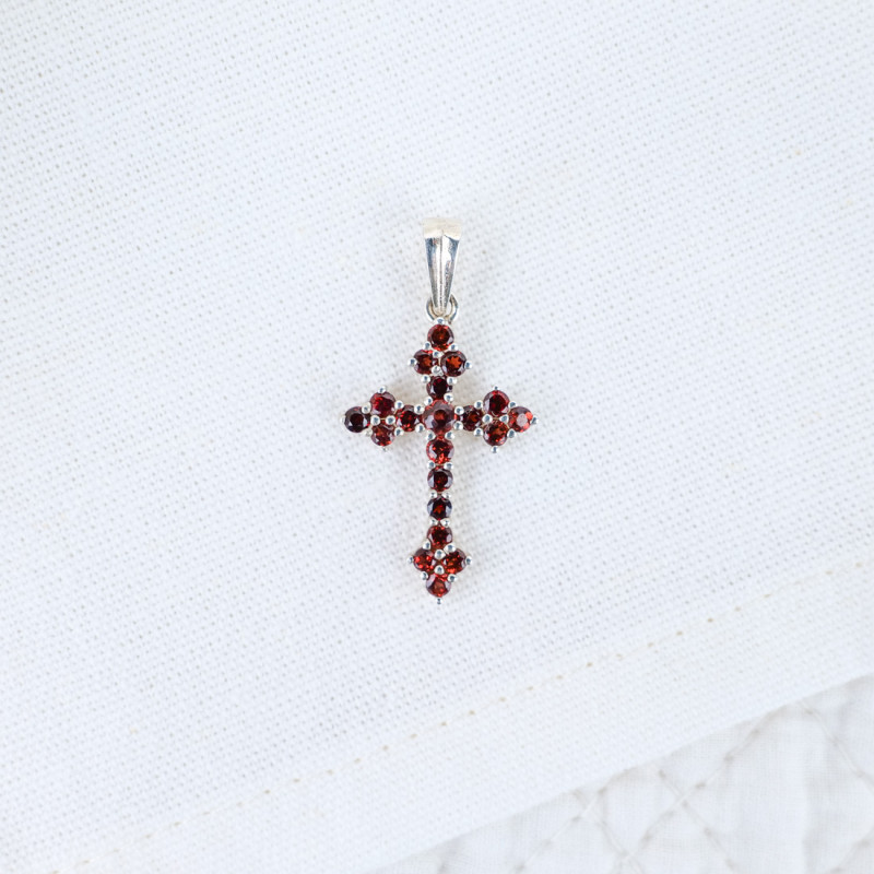 Pendentif croix Arlésienne en argent et grenats
