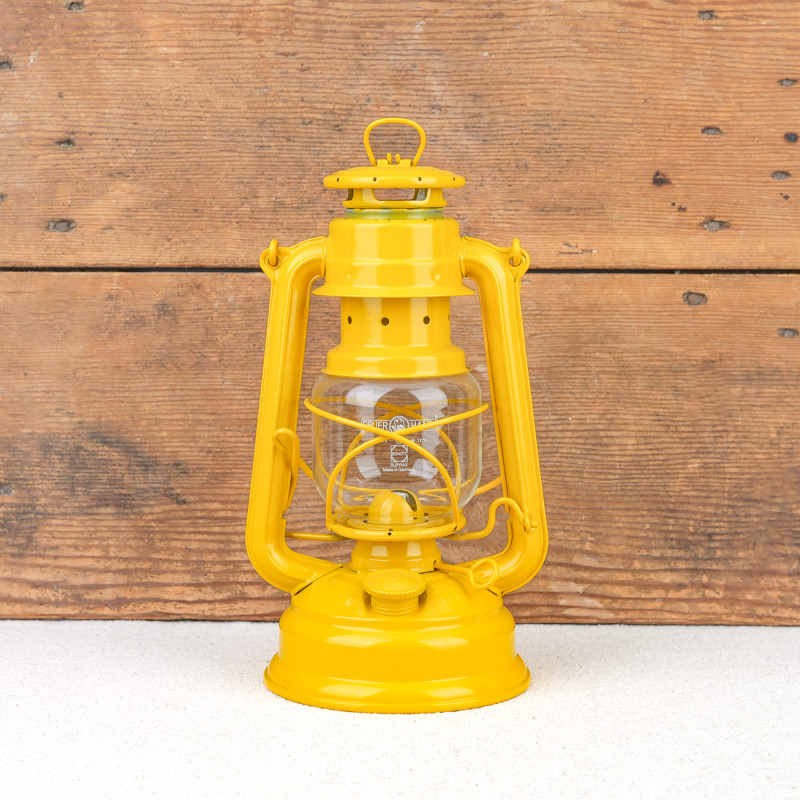 Lampe tempête jaune