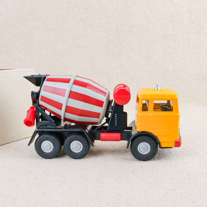 Mercedes concrete mixer