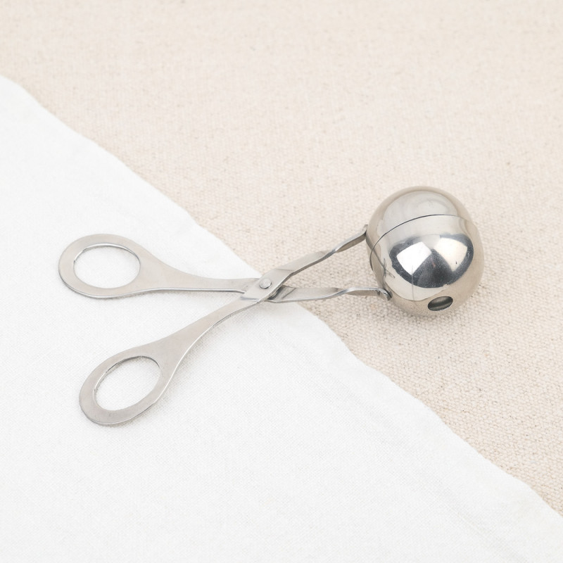 Pellet portioning tongs