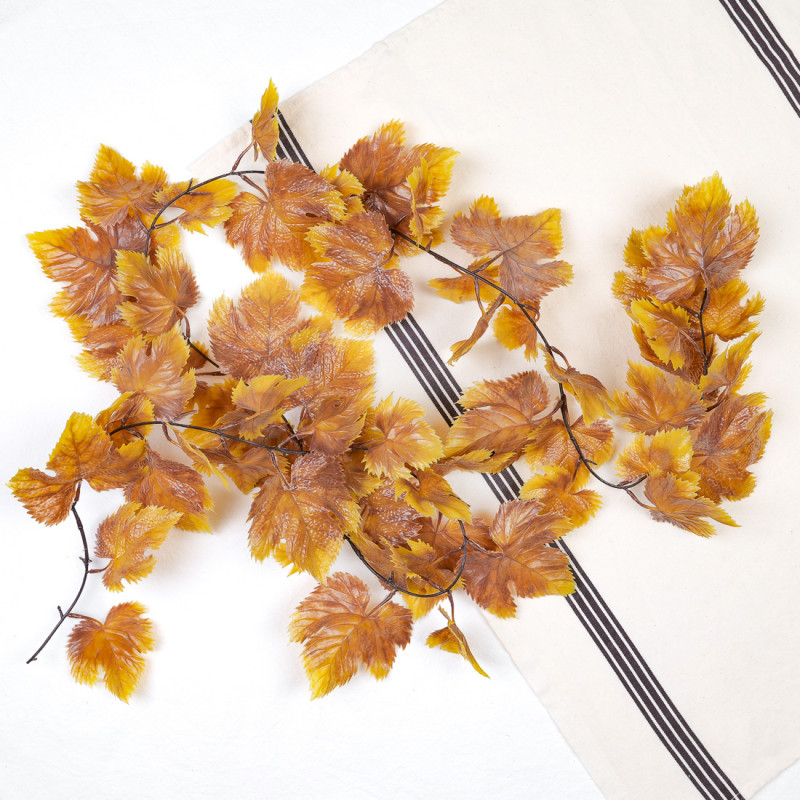 Guirlande de feuilles d'automne décorative