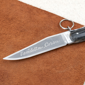 Vendetta knife in natural horn with engraved blade