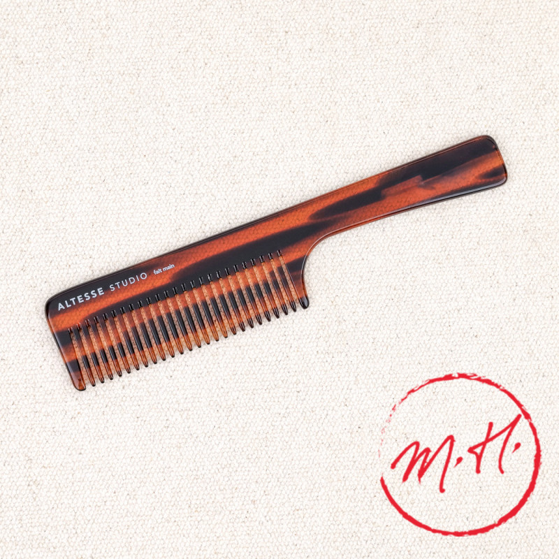 Comb with handle