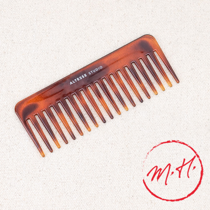 Large detangling comb
