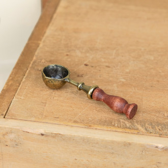 Small wax spoon