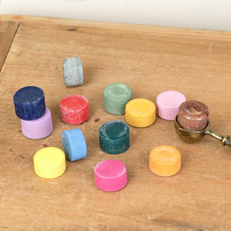 Colored wax tablets