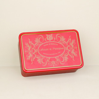 Gingerbread gifts in metal box