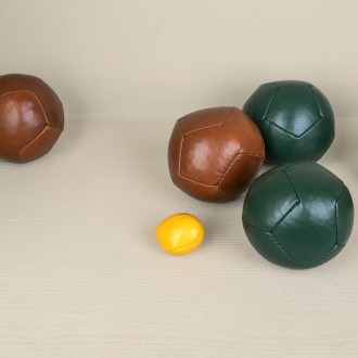 Recycled leather pétanque balls cognac green