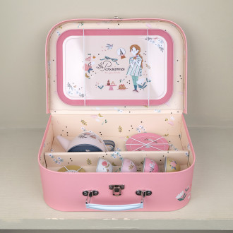 Dinette à thé dans sa valise