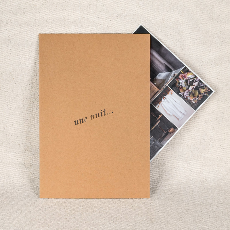 Carte cadeau "Une nuit..." dans l'arrière boutique