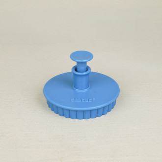 Filled cookie cutter