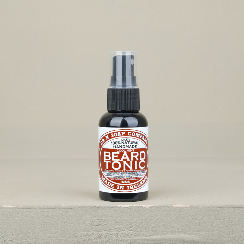 Invigorating beard oil with mint