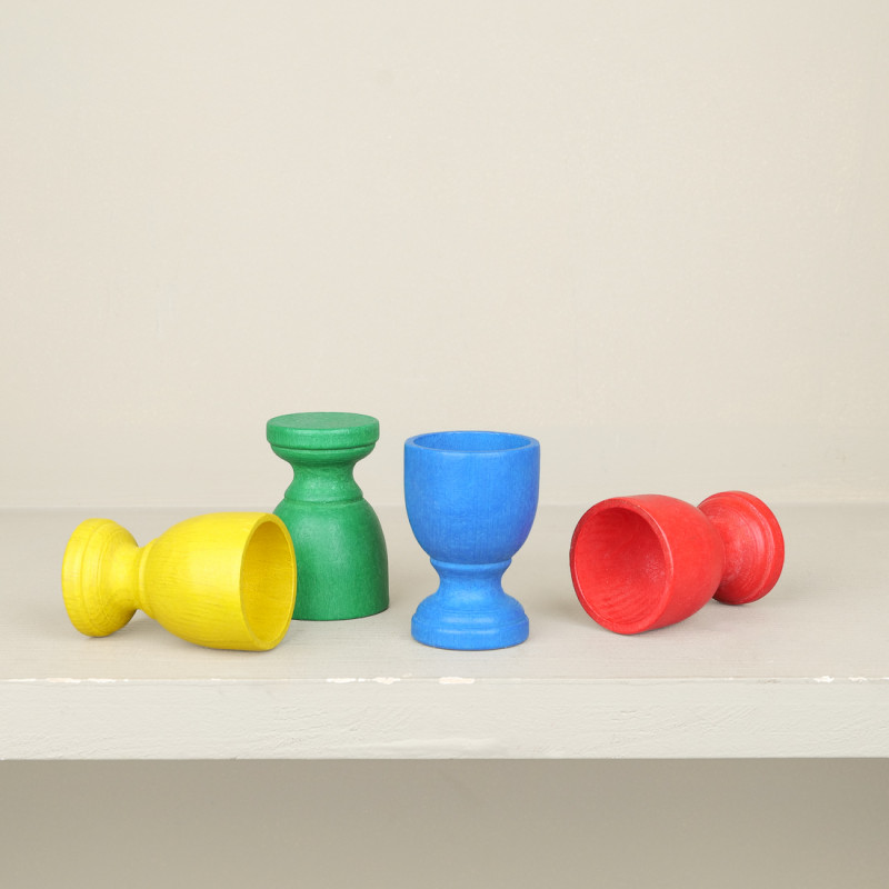 Coquetier en bois coloré