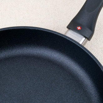 Swiss Diamond induction pan real diamond particles