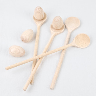 Jeu de course de l'œuf et de la cuillère en bois