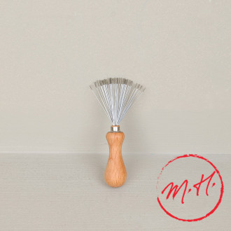 Brosse pour brosses et peignes