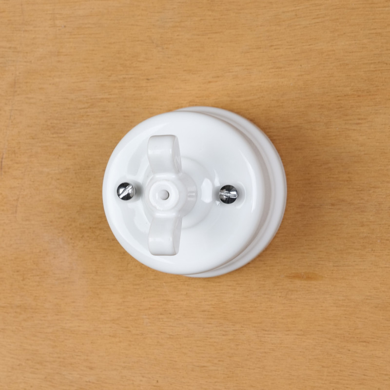 Interrupteur va-et-vient en porcelaine blanche