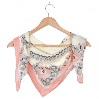 Provençal square in pink silk