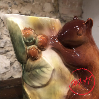 Squirrel pitcher