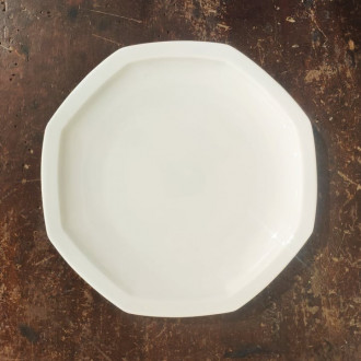 Assiette plate octogonale blanche