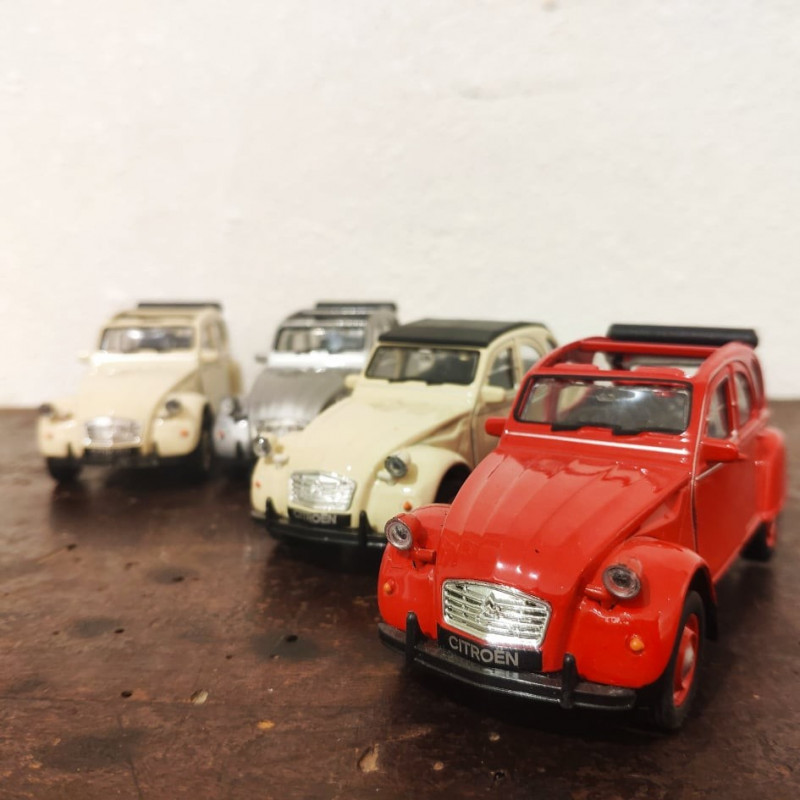 Retro Yellow Metal Citroen 2CV Replica Car Vintage Miniature Car
