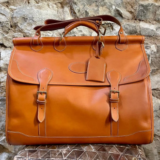 Natural leather travel bag