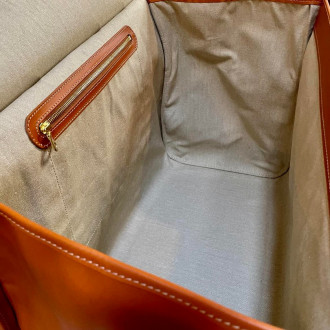 Natural leather travel bag