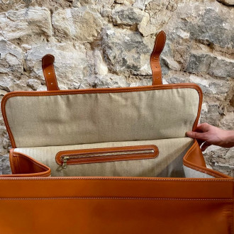 Natural leather travel bag