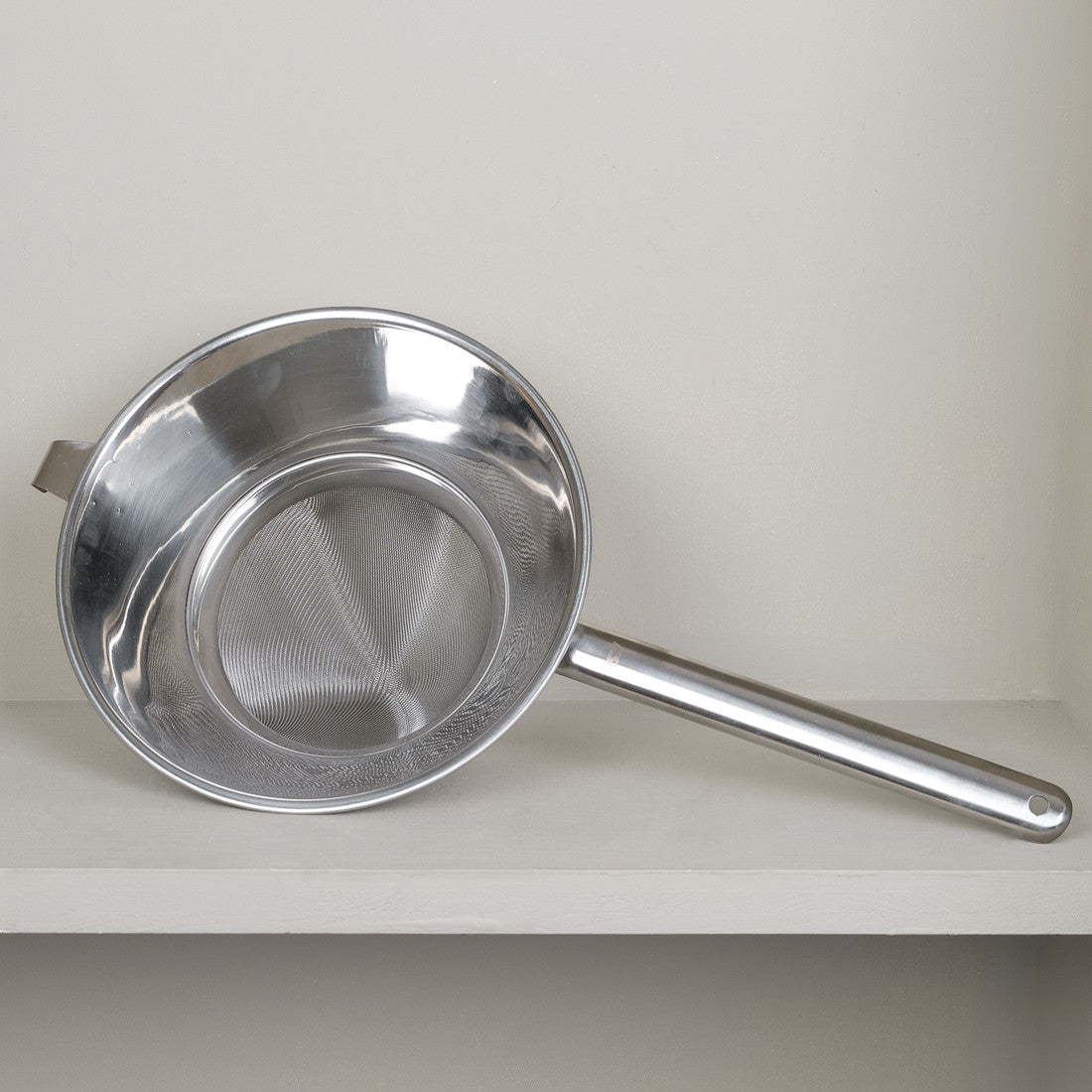 Stainless steel fine-mesh chinois with handle