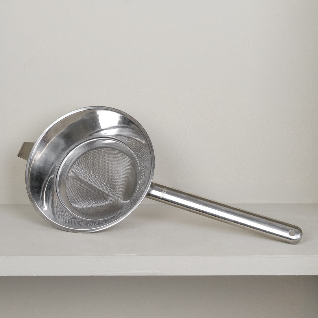 Stainless steel fine-mesh chinois with handle